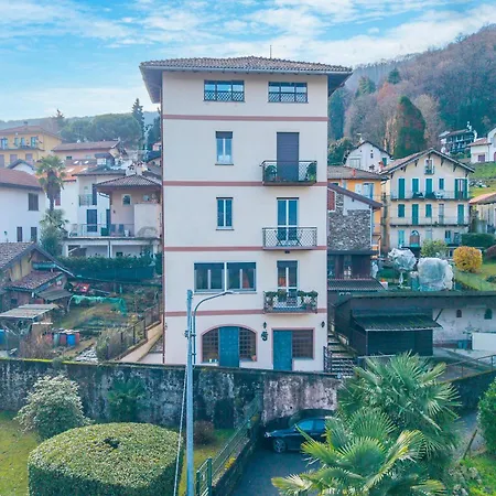 La Caravella: Stresa Lake & Islands View Balcony - Happy Rentals *